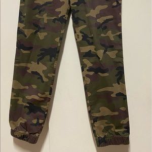 GAP Men’s Canvas Joggers